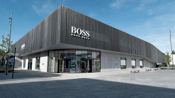 hugo-boss-flagship-outlet-metzingen-01-1
