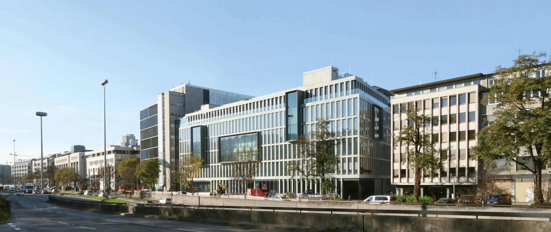 mixed-used building complex - Breuninger Stuttgart - street view