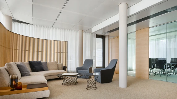 2488p23_lbbw__web_03