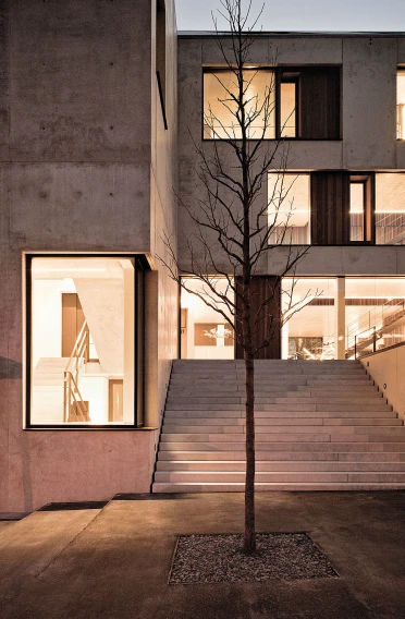 Office building - new construction - according to DGNB Platinum certification - entry by night