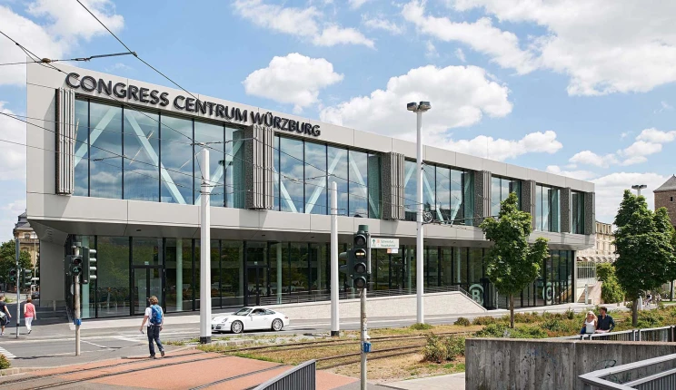 Congress Centrum - enlargement and conversion - Würzburg - facade of the entrance situation and street area