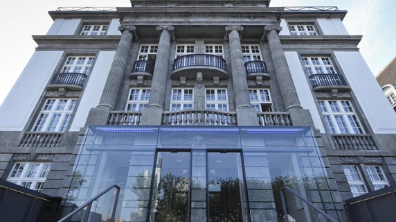 Rebuild of the film museum in Frankfurt - entrance facade