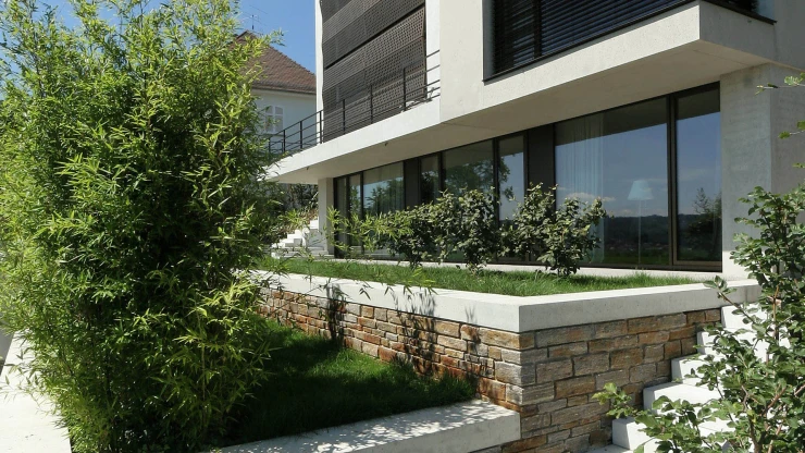 Single Family House Stuttgart - outside plant - stair system