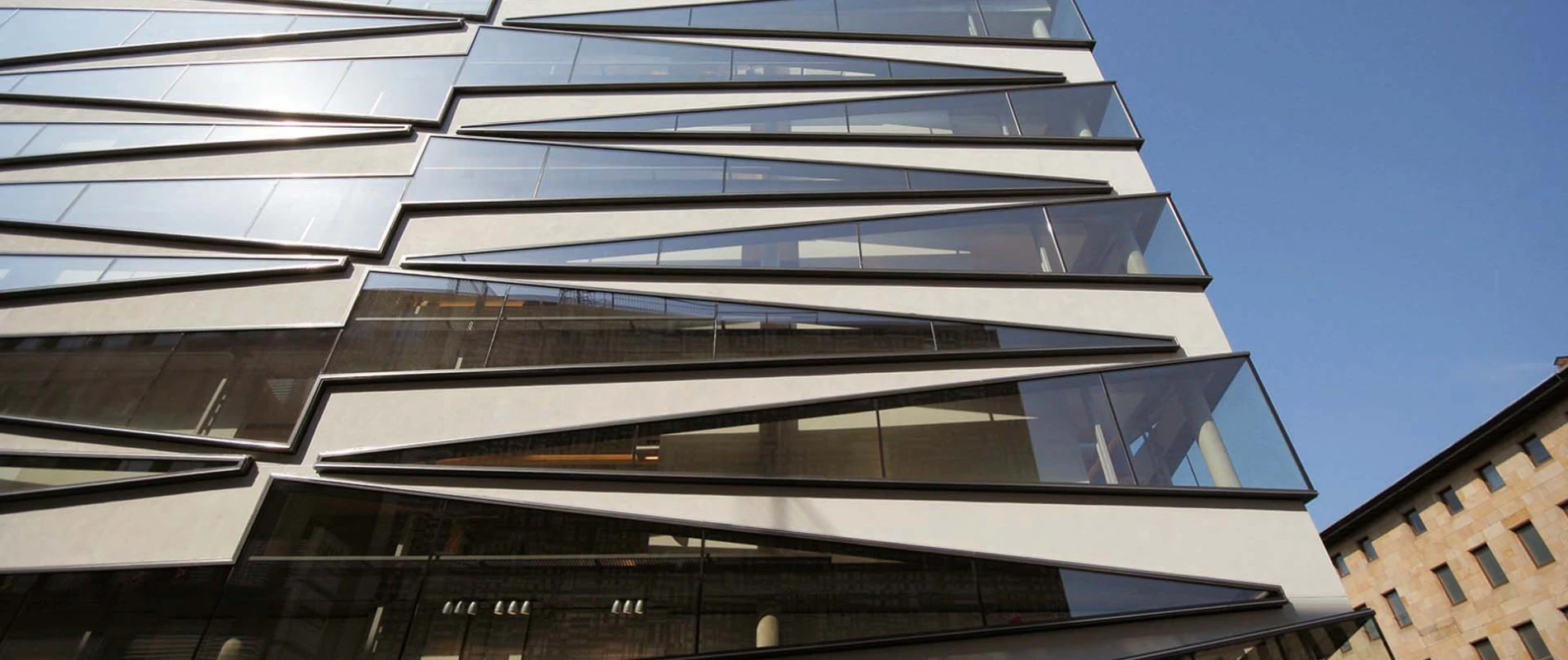 accessories store - New construction - engelhorn - engelhorn acc/es Mannheim - low angle view on facade from outside - diagonal floor connection