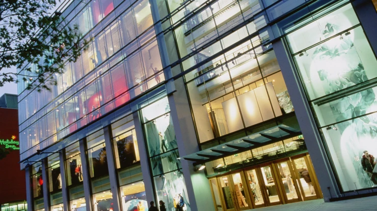 sports store - reconstruction and expansion - engelhorn sports Mannheim - outdoor - entrance by night