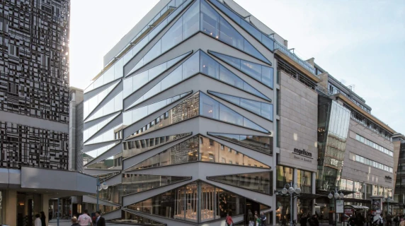 department store - reconstruction - redesign - engelhorn Mannheim - building facade - triangular shaped windows - geometric glass window front