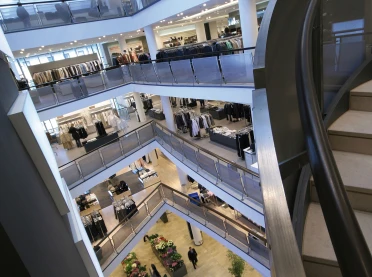 department store - reconstruction - redesign - engelhorn Mannheim - view from highest level - atrium - open staircase space