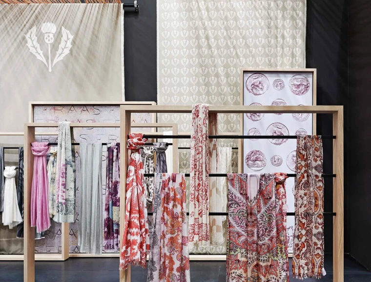 Fair booth - Concept and realization - Fraas Berlin - scarf company - product presentation