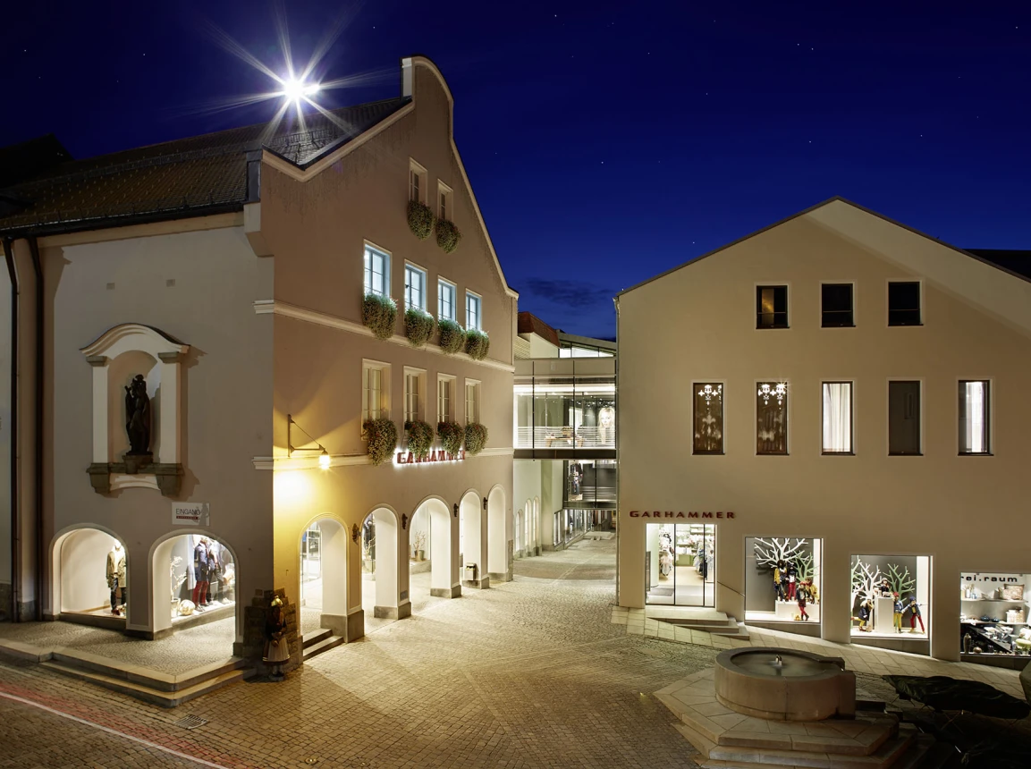 Neubau Garhammer Waldkirchen Modehaus Fassade