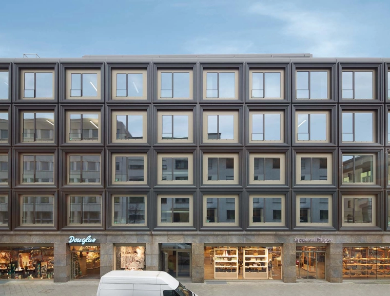 commercial- and office-building - new construction - P5 Mannheim offices - street view