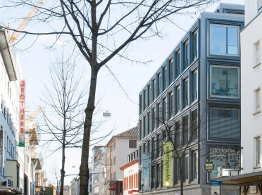 commercial- and office-building - new construction - P5 Mannheim offices - street view - composition