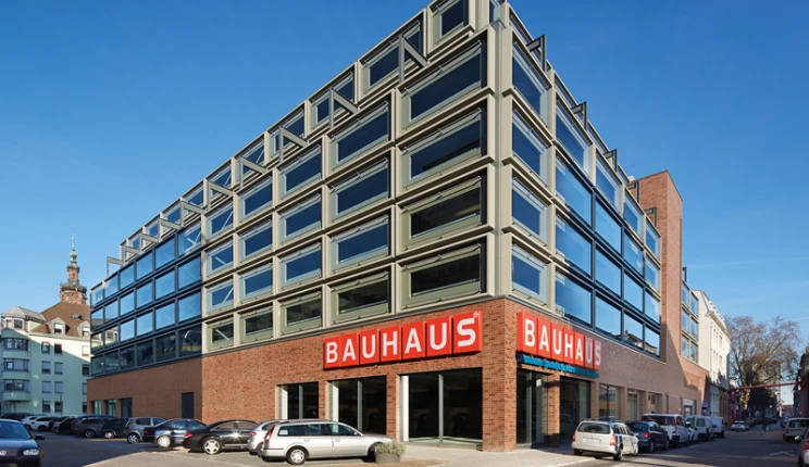 office building - parking block - new construction - Commercial Building R5 Mannheim - facade - corner view - outside overview - wide angle