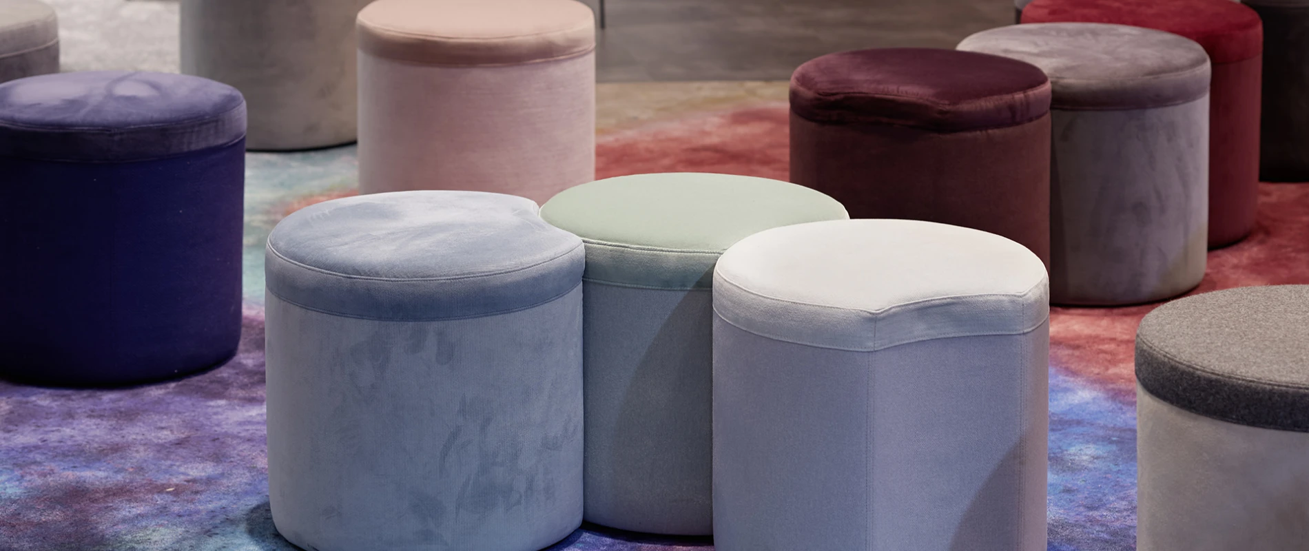 pouf - retail and fairs - product design - Henri - arrangement of poufs in different colours