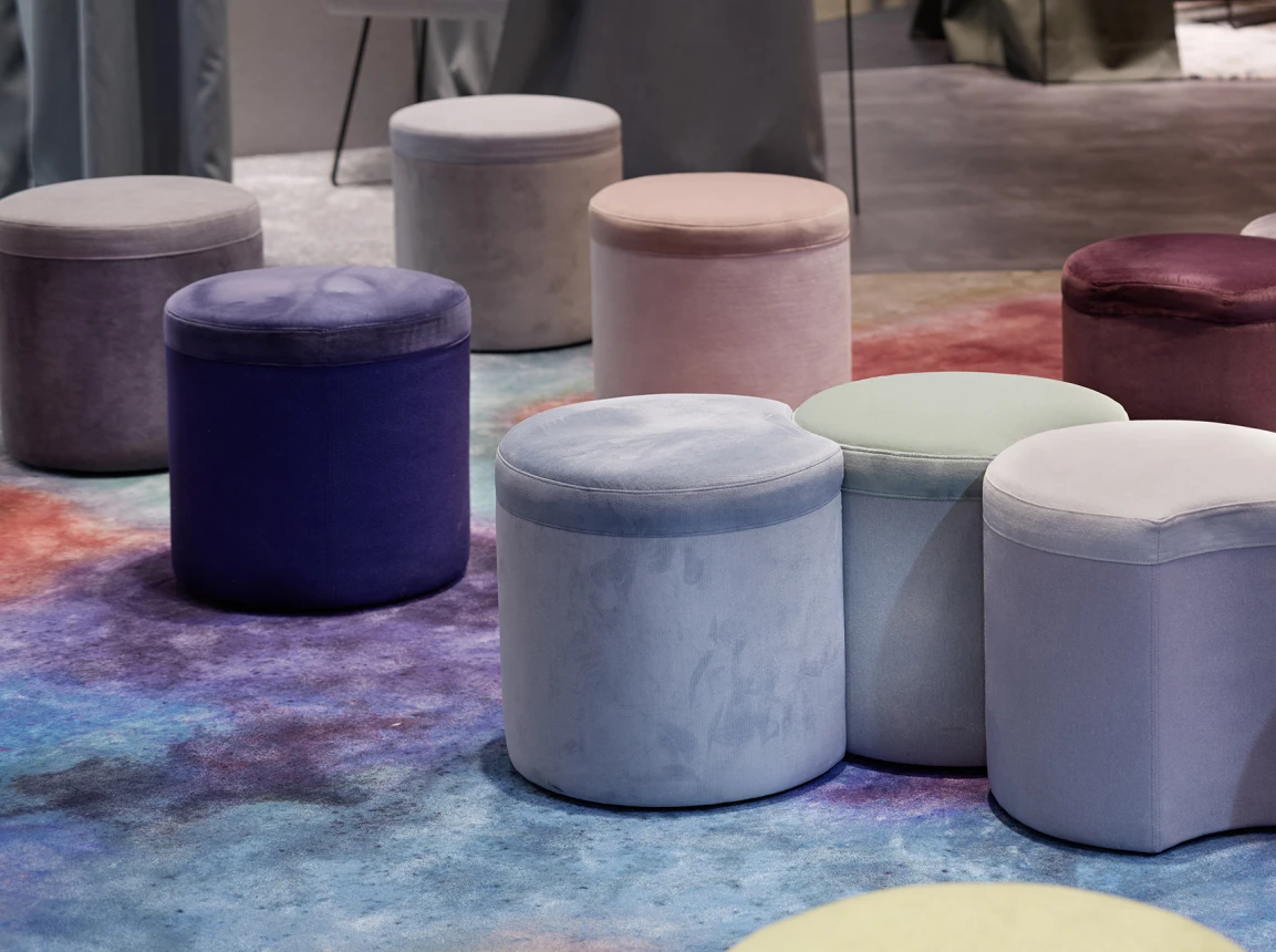 pouf - retail and fairs - product design - Henri - arrangement of poufs in different colours