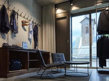 fashion store - new construction - redesign - Juhasz Bad Reichenhall - dressing area - lounge chairs - panoramic window