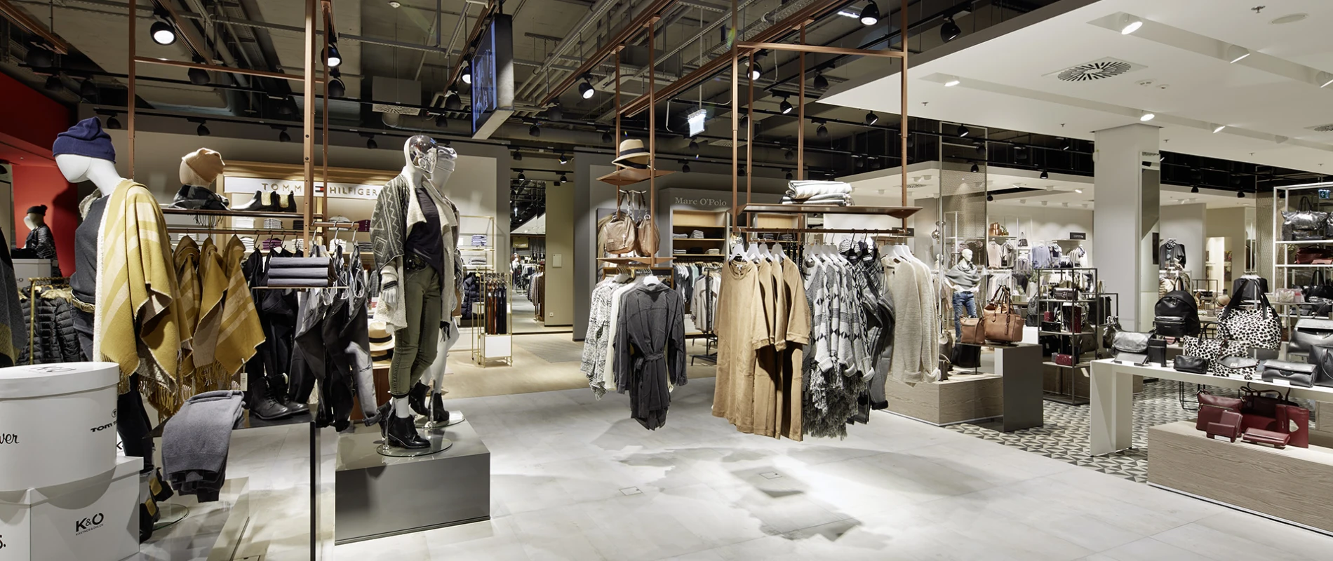 branch concept - Kastner & Öhler Ried/I. - overview clothing - accessories