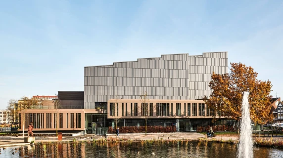 kathrin-tuerks-halle-dinslaken_02