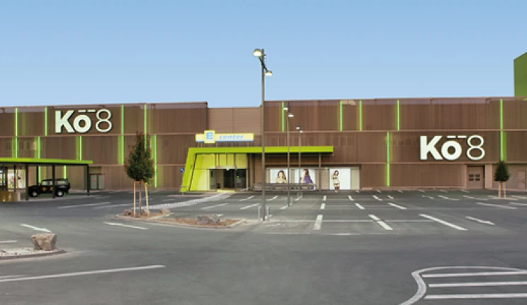 shopping centre - redesign from retail market - KÖ8 Köngen - parking spot and entrance