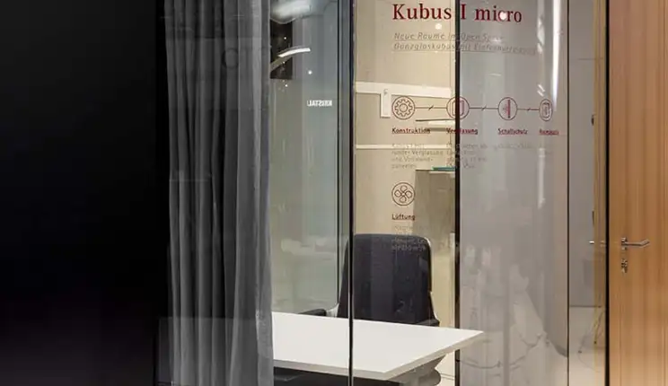 office system - room-in-room - Kubus I micro - view from outside - glass edge window