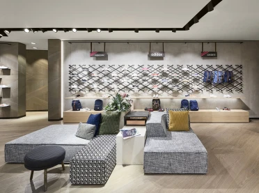 fashion house - conversion and modernisation - department store - Leffers Oldenburg - shoe department - lounge seating area