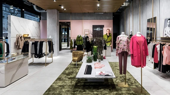 Flagship store - design and complete outfitting - Luisa Cerano Düsseldorf - overview