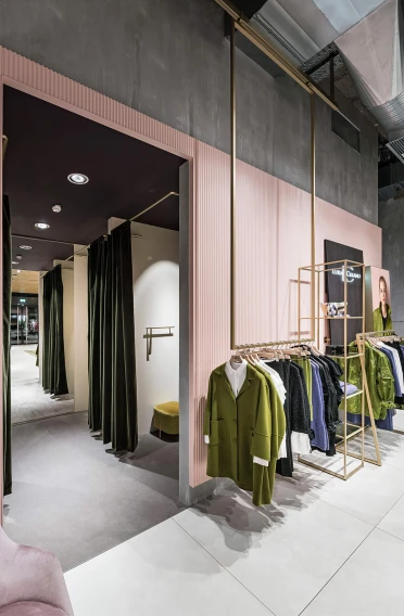 Flagship store - design and complete outfitting - Luisa Cerano Düsseldorf - fitting area entry