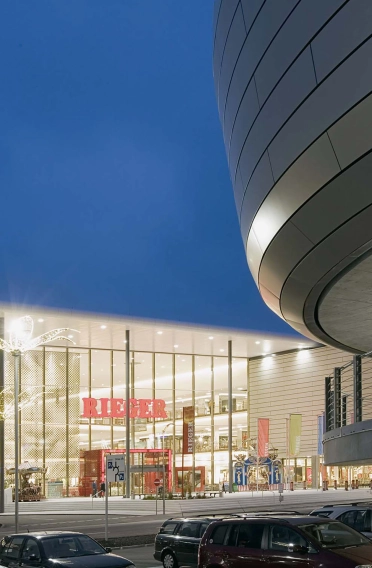 furniture store - new construction - facade design - Möbel Rieger Esslingen - facade material structure detail - entrance area