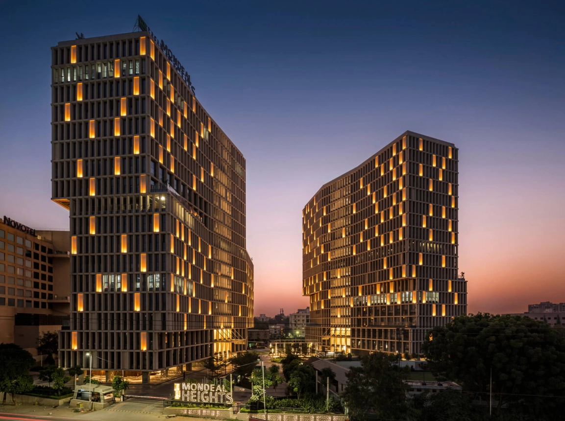 business center - new construction - Mondeal Heights Ahmedabad - by night