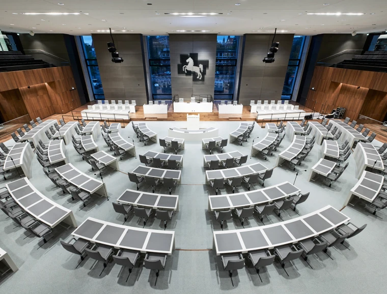 plenar hall - renovation and redesign - Lower Saxony’s State Parliament in Hanover - auditorium overview