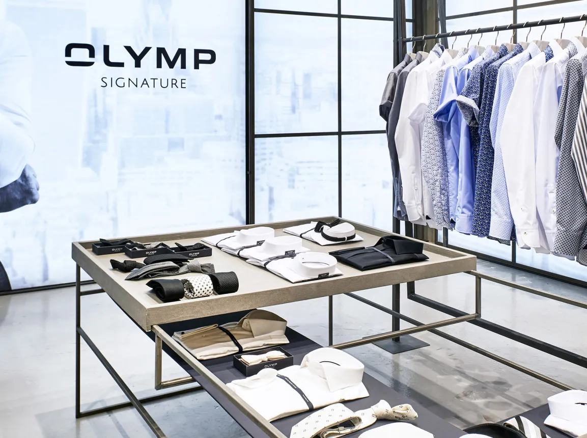 Signature fair booth - Concept und realisation - Olymp Signature Premium Berlin 2017 - closeup - display tables