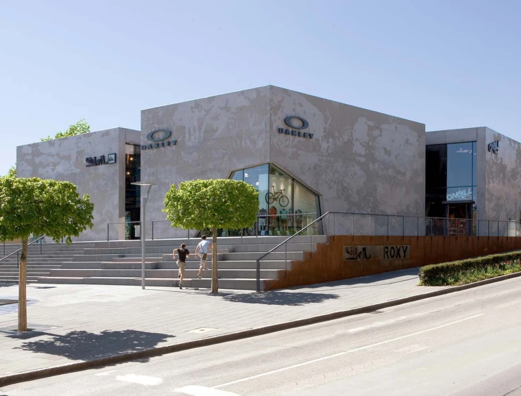 Outletcity Fassade Holys Metzingen