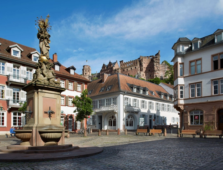 Guiding system for a historic building - Palais Graimberg - outside