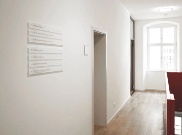 Guiding system for a historic building - Palais Graimberg - wayfinding hall 2