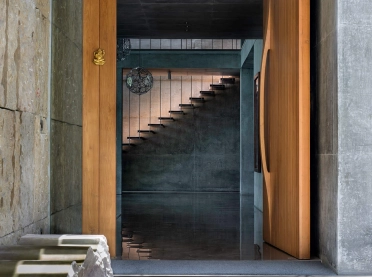 Private Residence Ahmedabad - new construction - wood details - entrance