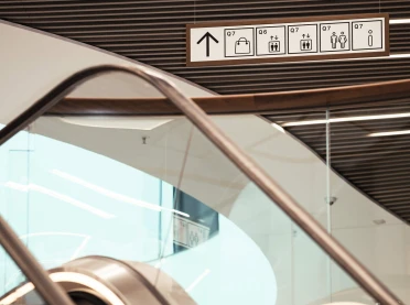 Orientation system, communication design, naming - Q 6 Q 7 Mannheim - wayfinding escalator