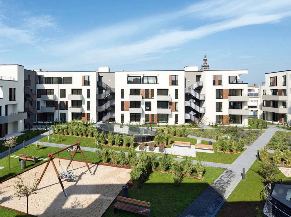 Mixed used quarter - Q 6 Q 7 Mannheim - apartments - inner courtyard  with park area - high angle