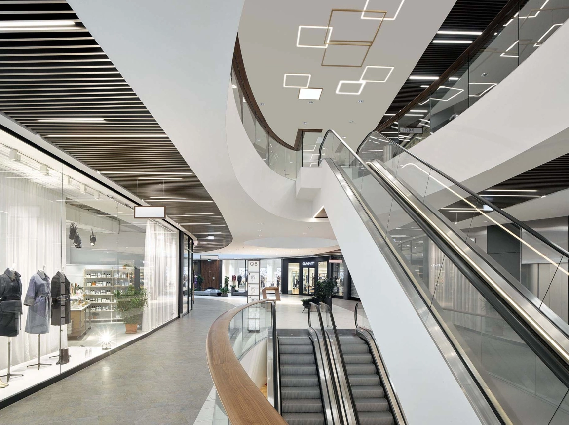 new construction - mixed used quarter - shopping gallery - restaurants - apartments - hotel - wellness and health facilities - offices - underground parking - Q 6 Q 7 Mannheim - Q6Q7 - hall - escalator - staircases
