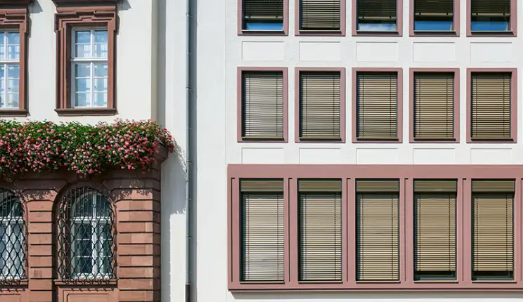 Refurbishment of a facade - energy-oriented and with consideration of historic preservation aspects - Townhall Heidelberg  - facade detail