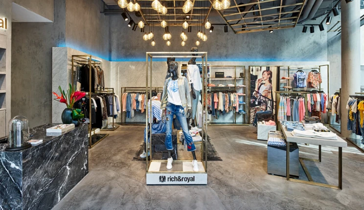 fashion flagship store - new design - construction - interior -Rich & Royal Stuttgart - inside overview - wide angle