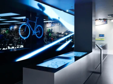 bike sports specialist store - new conception - Rose Biketown Munich - bike customizing area - tablets - interactive led screen