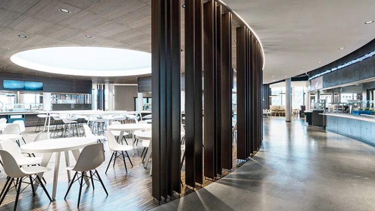 mixed-used building complex - new design - Skyloop Stuttgart - wood paneling - restaurant area