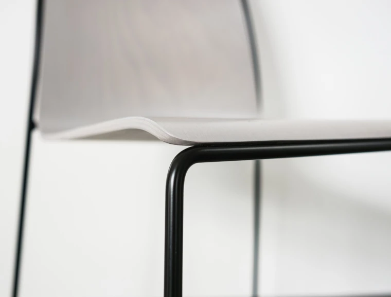Skid-base chair - product design - product development - Spline - seat detail