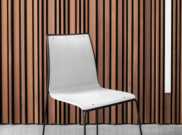 Skid-base chair - product design - product development - Spline - chair overview