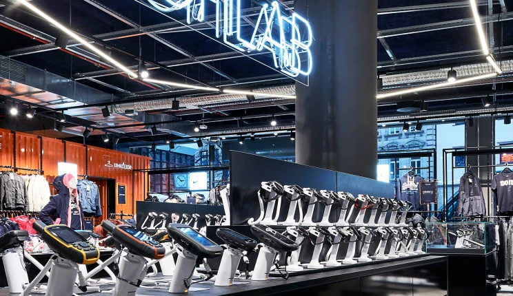 sports store - interior redesign - SportScheck Nuremberg - techlab area - technical gear detail - neon lights