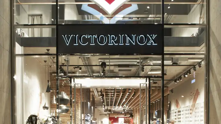 flagship store and showroom - new construction - Victorinox Düsseldorf -  store entry - facade outside view