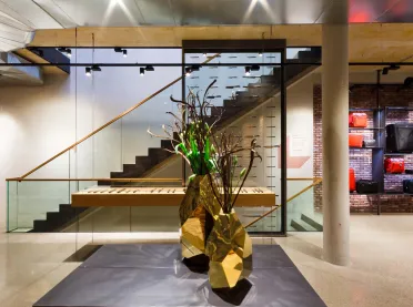 flagship store and showroom - new construction - Victorinox Düsseldorf -  store detail - staircase