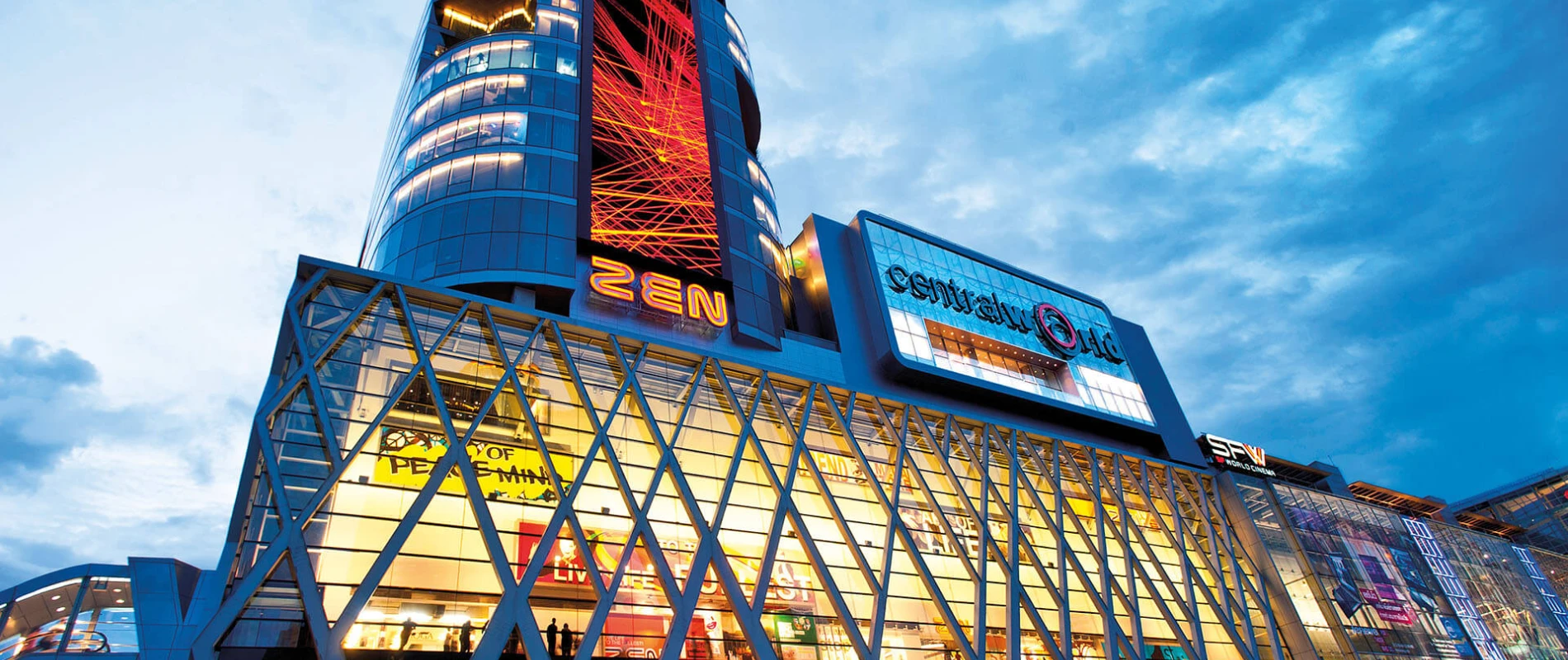 department store - highrise building - conception and realisation - Zen Department Store Bangkok - illuminated building facade - overview - evening